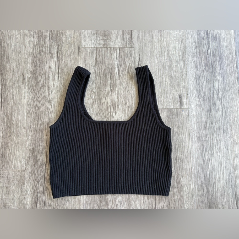 Women’s White Fox Ribbed Cropped Tank XS